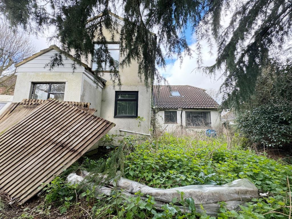 Lot: 83 - DETACHED BUNGALOW FOR TOTAL REFURBISHMENT - Rear of property